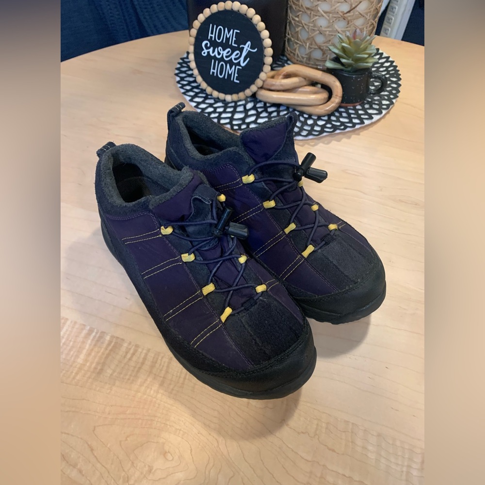 Women’s Lands' End Purple Suede Quilted Walking Hiking Sneakers size 9B